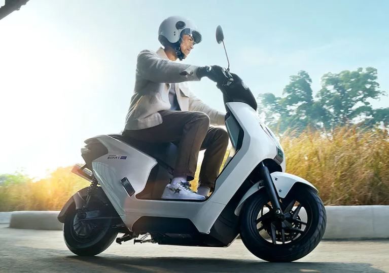 Scoopy Prestige White